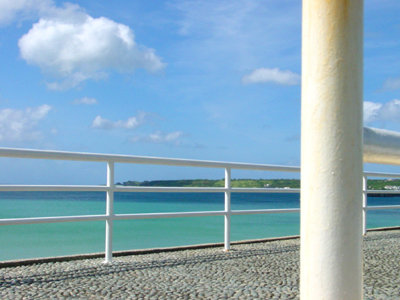 �b���䪺�զ⶧�x�εۦ��\�A�ߵ�����@�諸�����ӹq�A��W�[���ѪŦn�n���٨S��ʡA�����W������b���B����W�s��.....